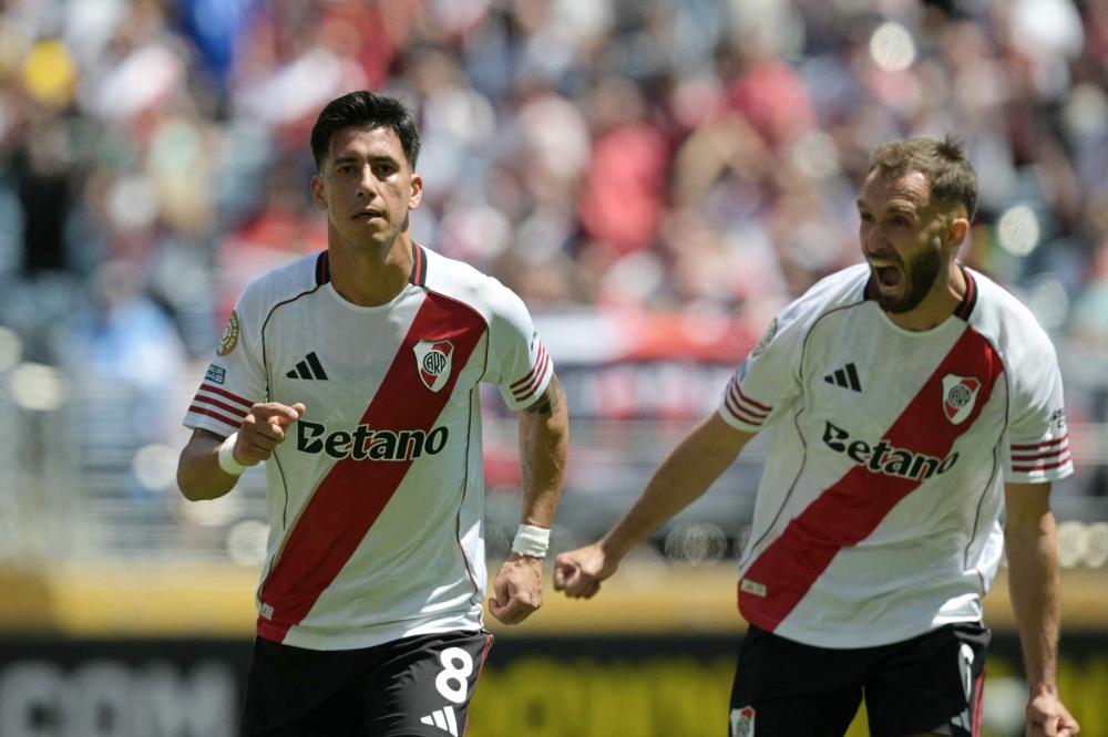 足球欧洲金童奖结果揭晓，新科得主含泪发声